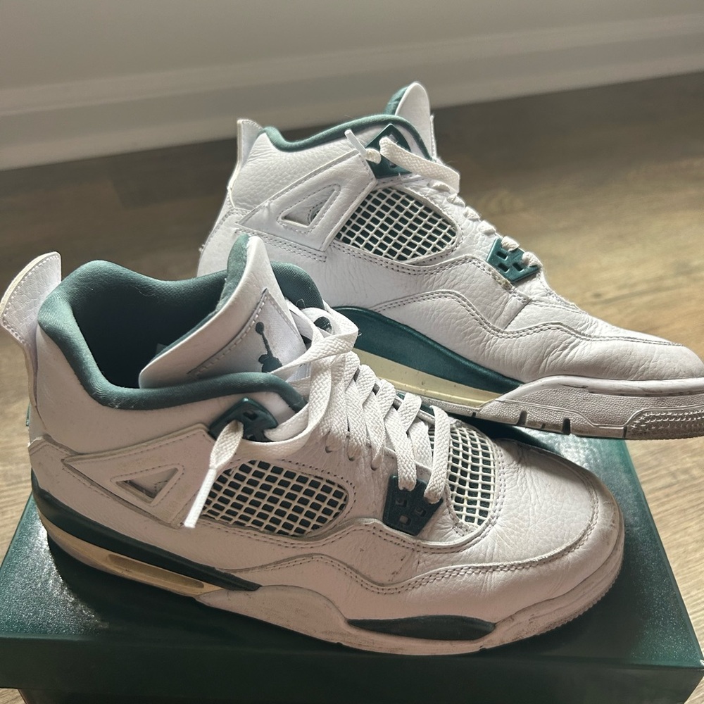 AIR JORDAN 4 RETRO - Picture 3 of 5